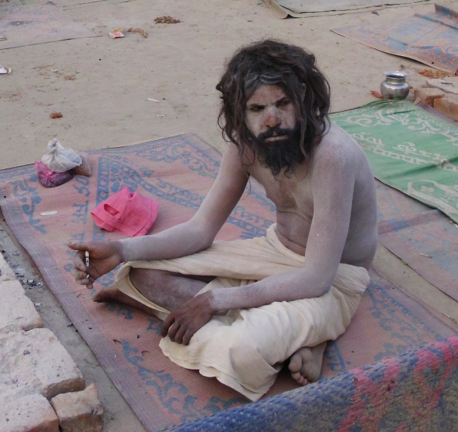 dsci1998_junger_naga_baba_644x608