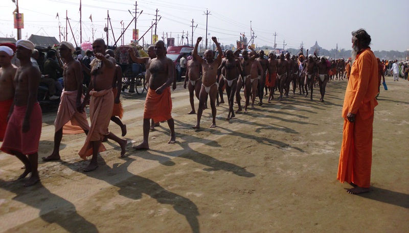 dsci2127_sadhu-prozession