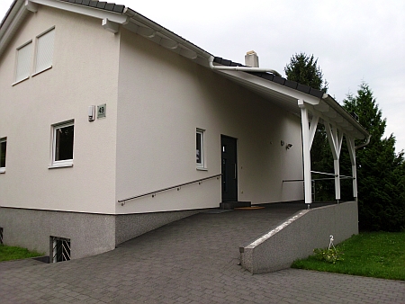 Hauseingang, Heilpraktiker Praxis Saskia John, Teltow bei Potsdam und Berlin